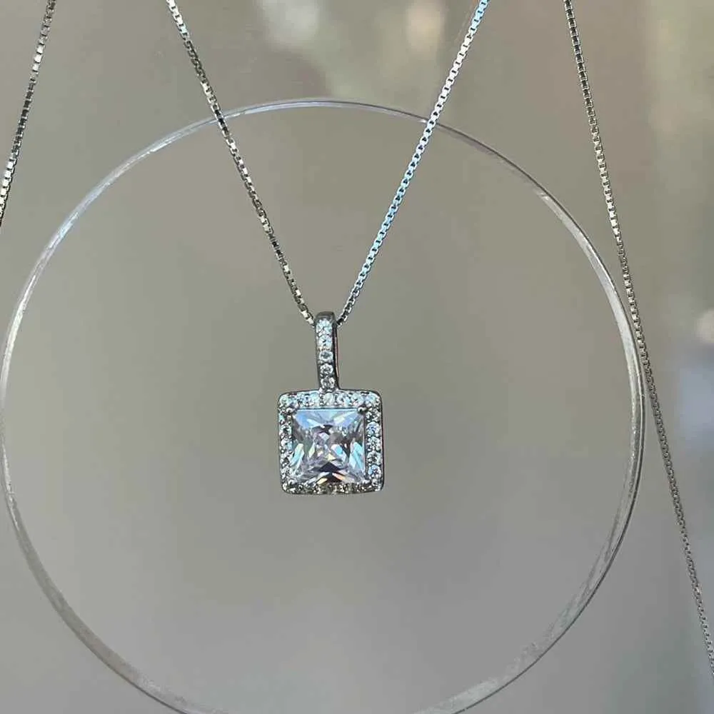925 Sterling Silver Necklace Charm Jewelry - Super Flash Square Zircon Pendant - Xm389