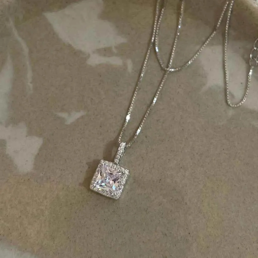 925 Sterling Silver Necklace Charm Jewelry - Super Flash Square Zircon Pendant - Xm389