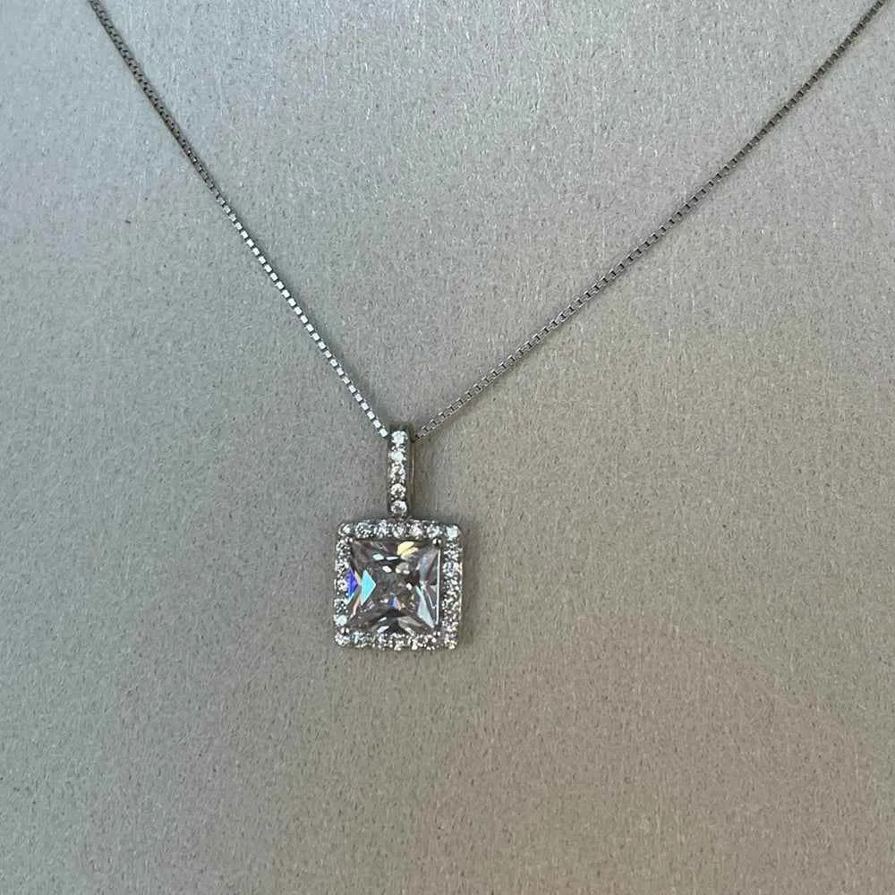 925 Sterling Silver Necklace Charm Jewelry - Super Flash Square Zircon Pendant - Xm389