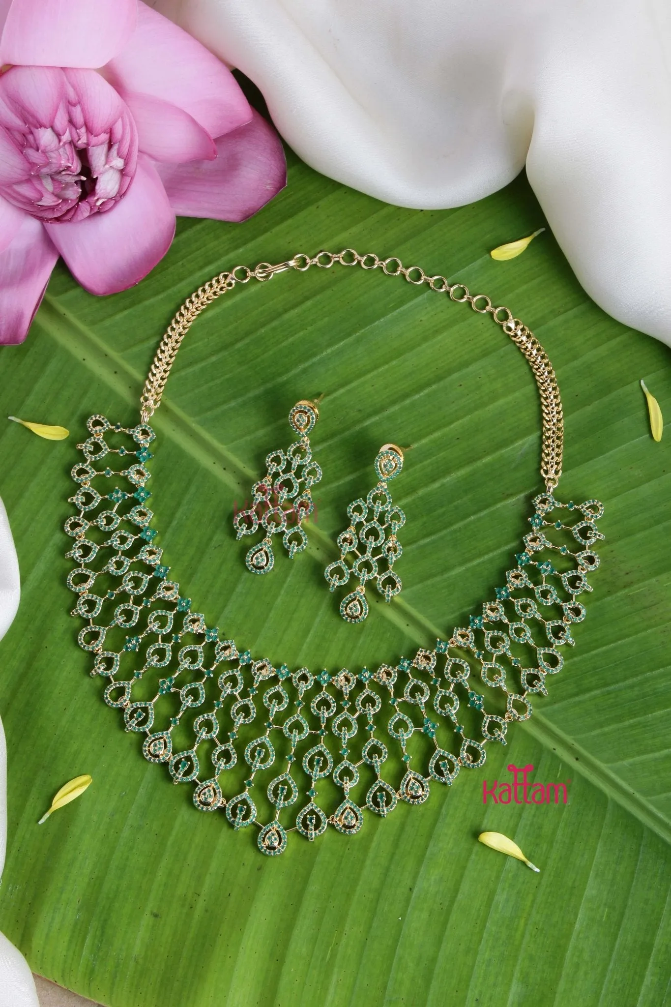 AD Green Stone Layered Drop Choker