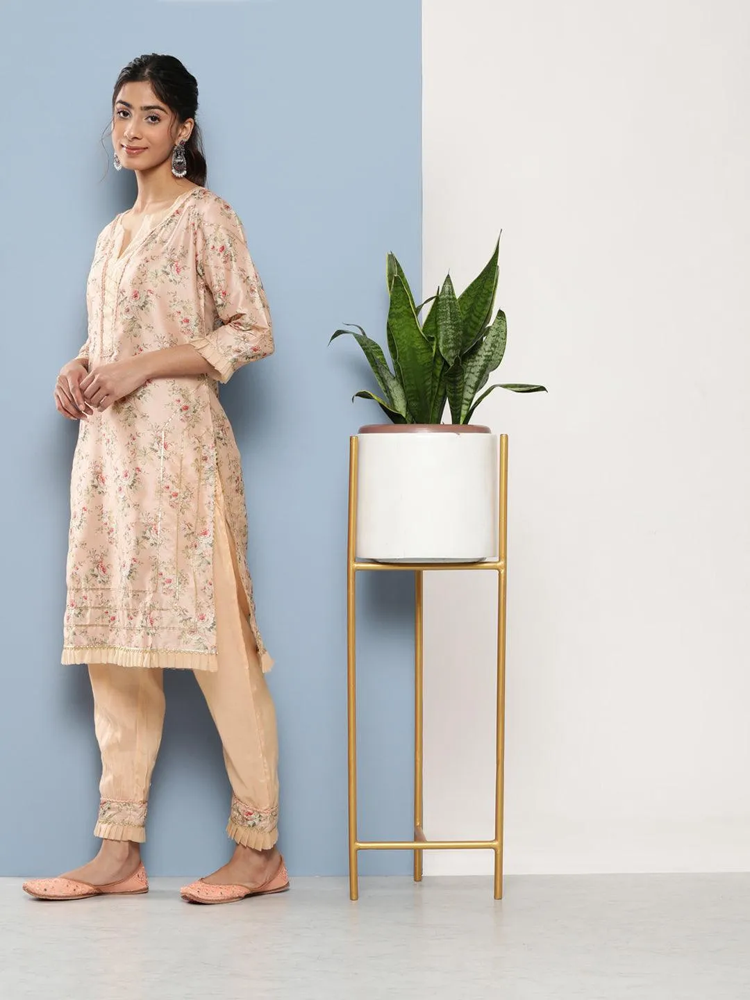 Divena Poly Chanderi floral Printed Kurta Pant Set with Organza Dupatta