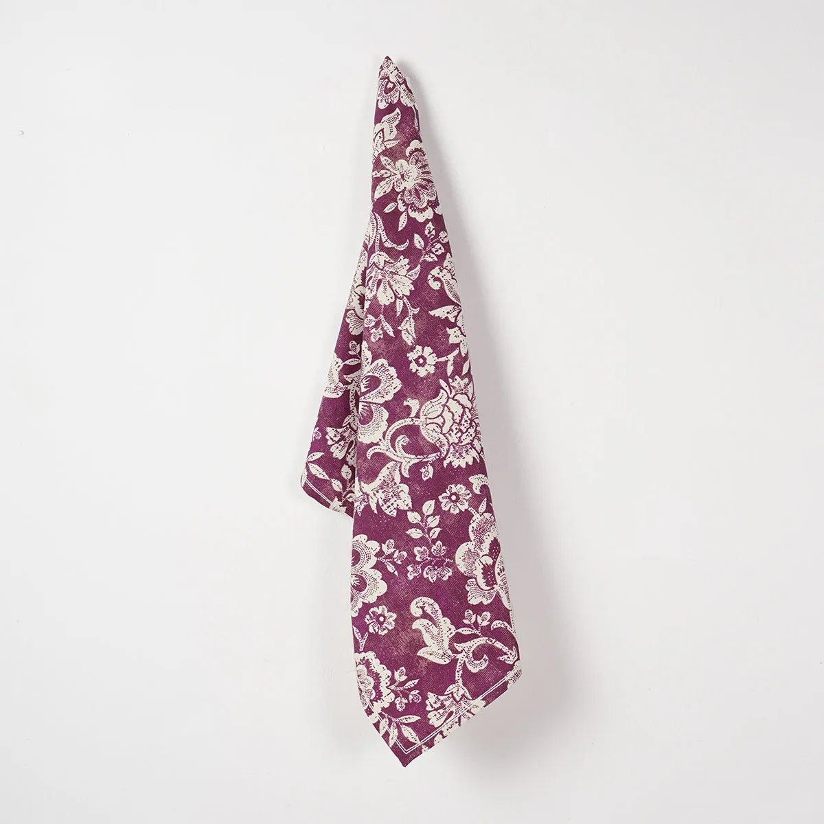 DOMINOTERIE Plum Printed Kitchen Towel, bold floral pattern, 100% cotton, size 20"X28