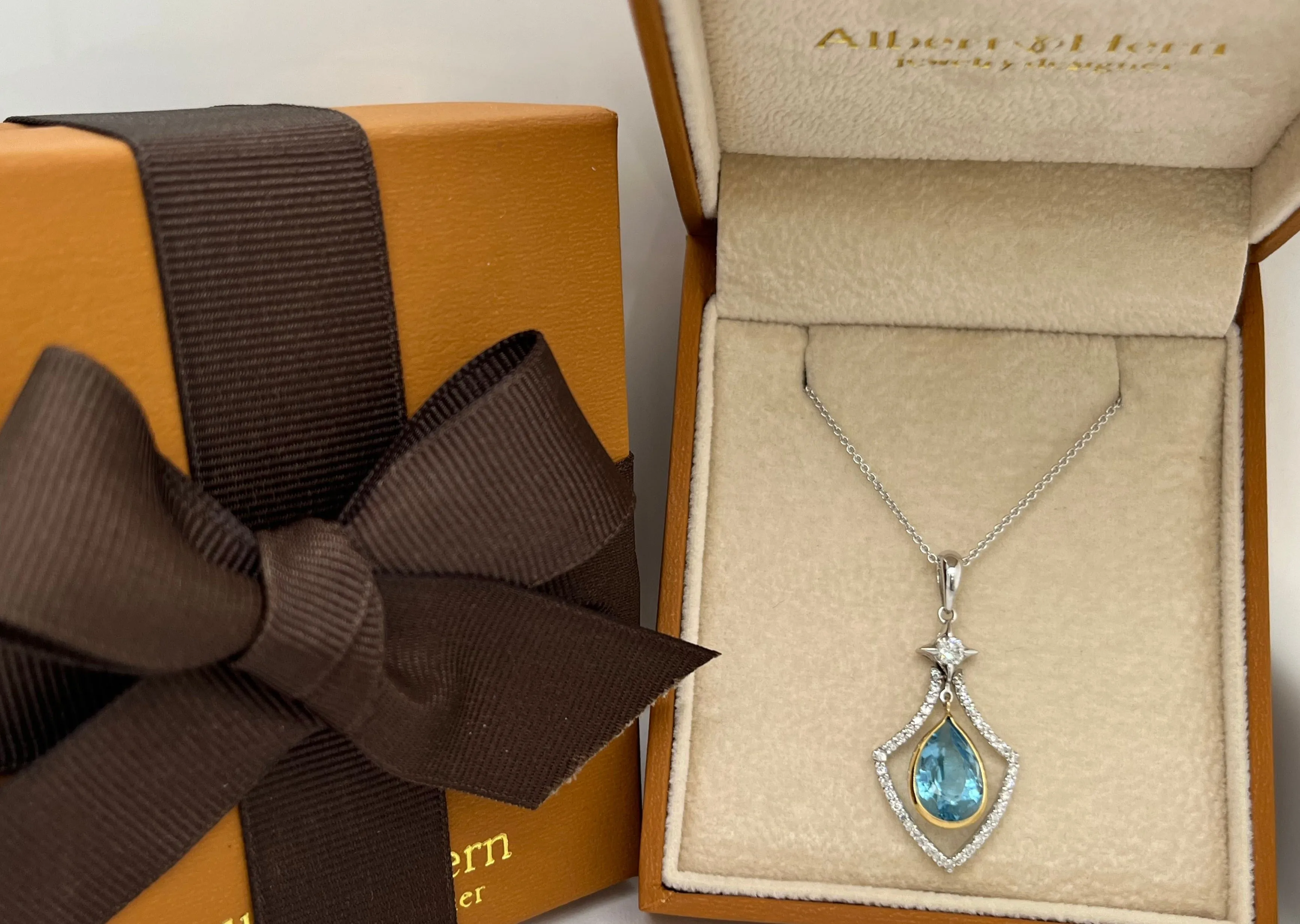 Necklace 18kt Gold Blue Topaz Pear Shape Pendant with Diamonds