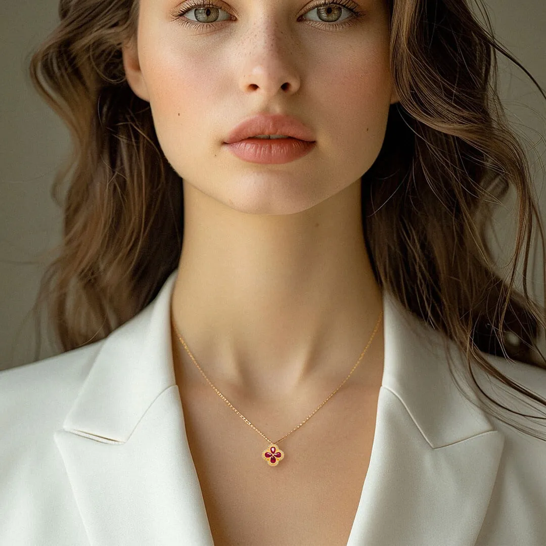 Trébol Rojo Ruby Pendant Necklace
