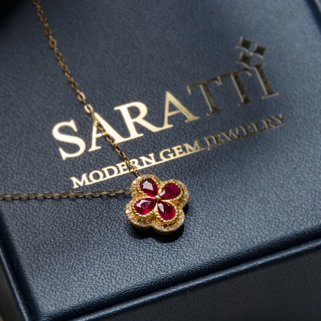 Trébol Rojo Ruby Pendant Necklace
