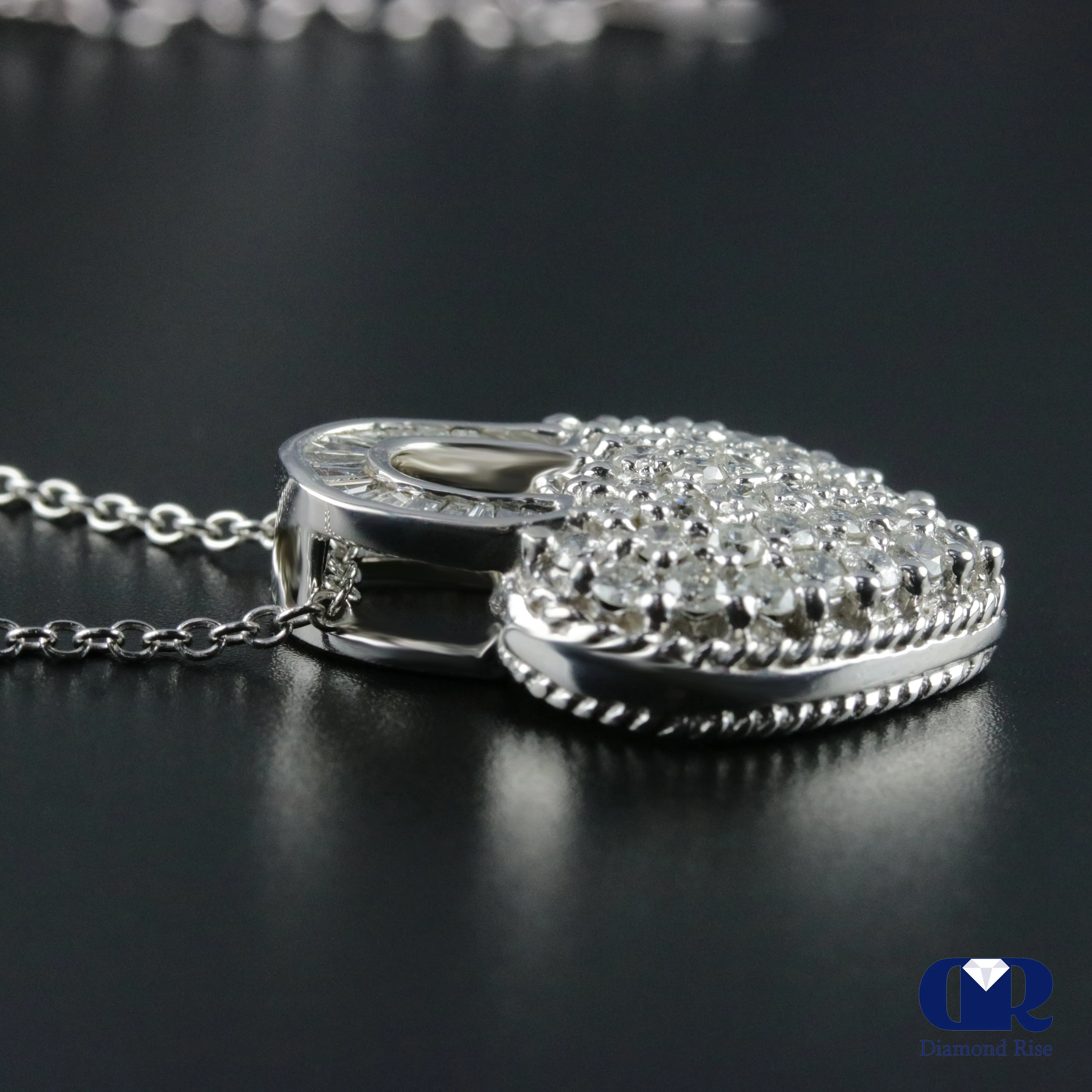 Women's Diamond Heart Shaped Basket Slide Pendant Necklace In 14K White Gold